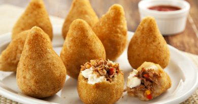 Receita: Coxinha de Carne Louca Receita: Coxinha de Carne Louca