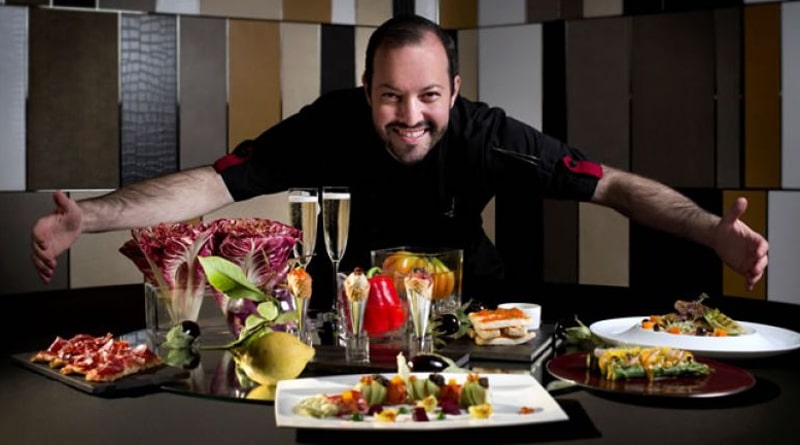 Brasileiro comanda a cozinha do bar mais alto do planeta