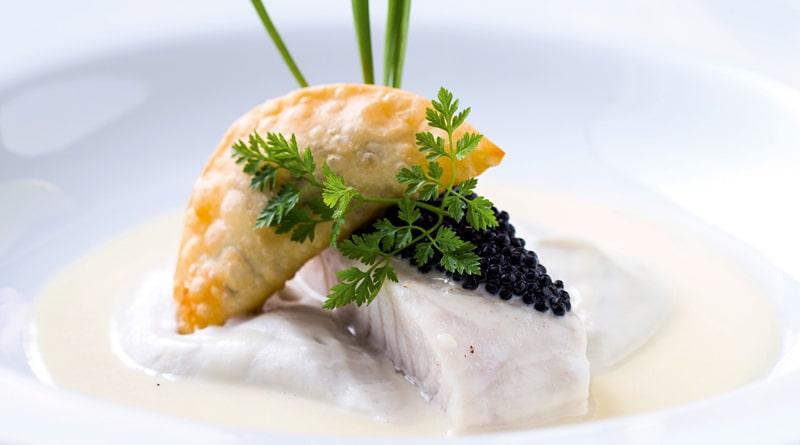 Receita: Robalo ao Creme Champagne com Purê de Inhame e Pastel de Caviar