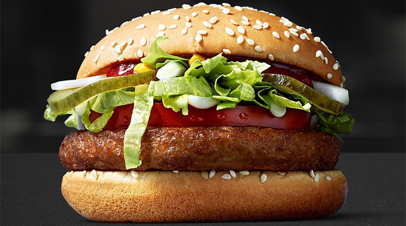 McDonald's anuncia lançamento de hambúrguer vegano em seu cardápio