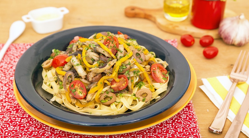 Talharim ao Molho de Bacalhau, Azeitona Roxa e Tomate Cereja