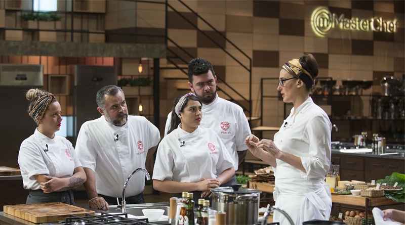 MasterChef Profissionais tem última prova de serviço da temporada