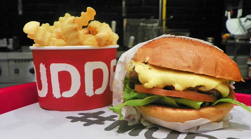 Mudde Burgers chega à São José dos Campos com proposta fast casual