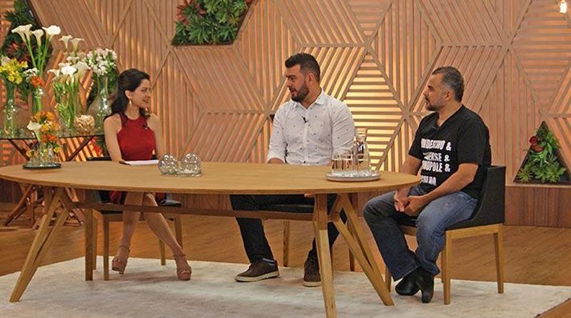 Ana Paula Padrão comanda o especial MasterChef - A Reunião