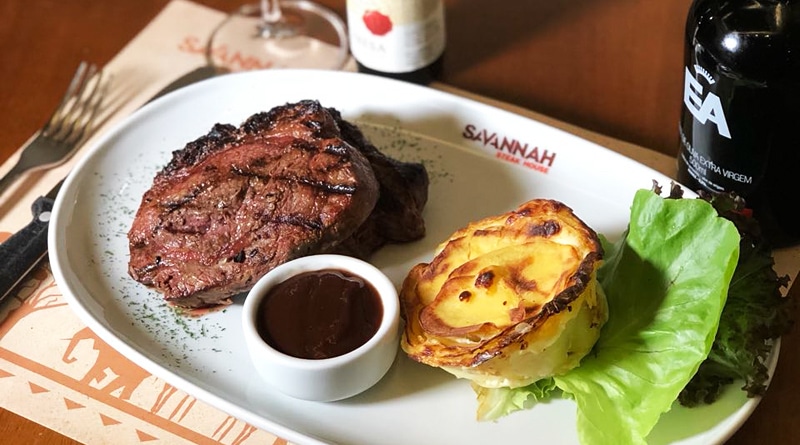 Savannah Steak House tem dupla comemoração no mês de março