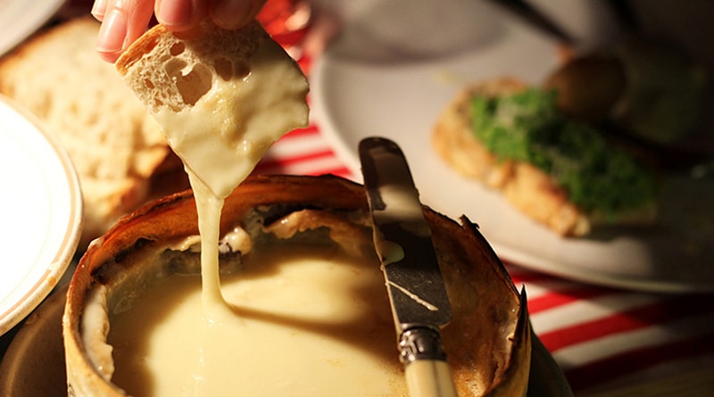 Os 7 queijos franceses que você precisa experimentar ao visitar o país