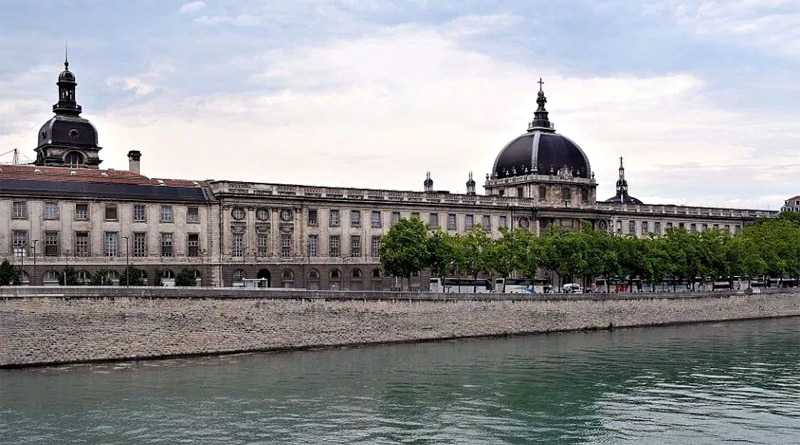 Conheça a gastronomia em Lyon, capital mundial do assunto