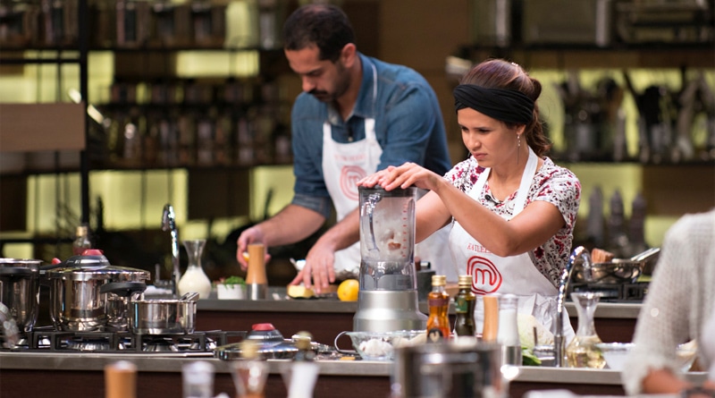 Prova de eliminação do MasterChef Brasil tem chocolate como tema