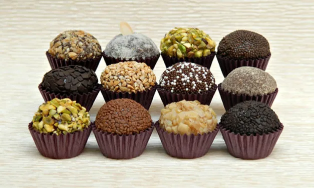 Anusha Chocolates presenteia clientes no Dia Mundial do Chocolate