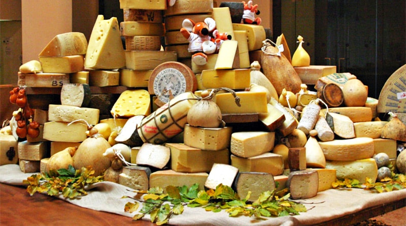 Conheça a história dos 4 principais queijos italianos