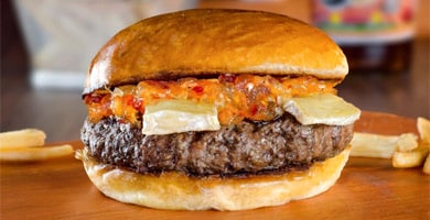 Let's Eat lança novo sabor de hambúrguer: o Spicy Brie