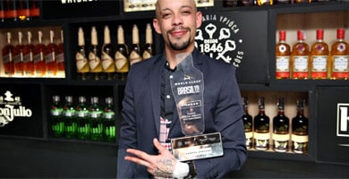 Gabriel Santana é eleito bartender do Brasil pelo World Class Competition