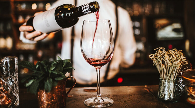 Serviço de vinho em restaurante: proporcione a melhor experiência