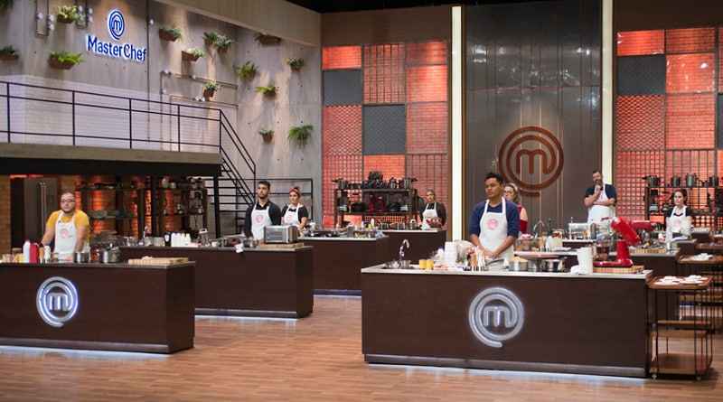 Penúltimo episódio do MasterChef tem Alê Costa da Cacau Show como convidado