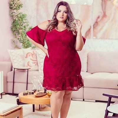 Vestido plus size: o modelo que valoriza suas curvas