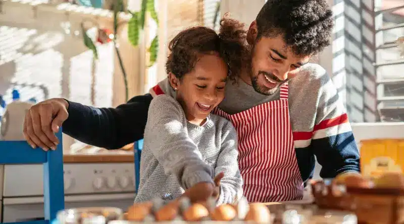 Ensinar culinária para crianças ajuda na evolução