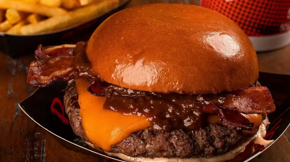 Bom Beef Burgers by Netão inaugura novas unidades físicas em São Paulo