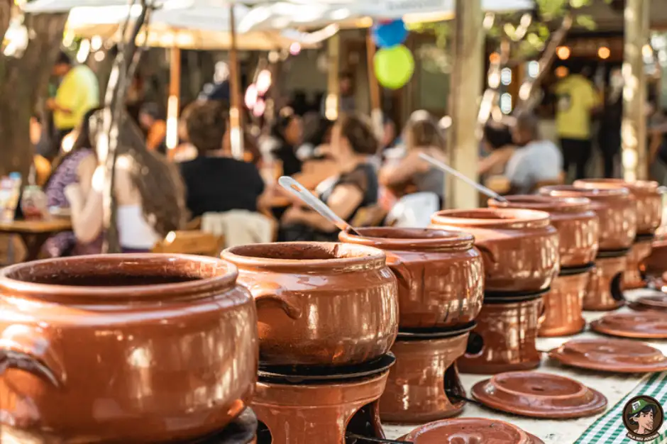 Buffet de Feijoada do Seu Justino é atração aos domingos em SP