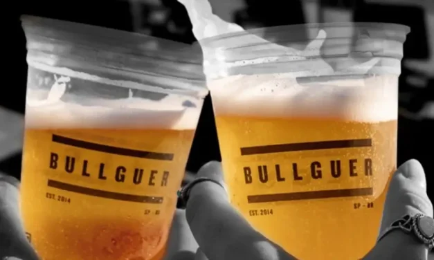 Bullguer celebra mês da cerveja com 50% de desconto no chopp