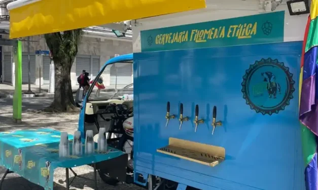Cervejaria Filomena Etílica em Santos inova e oferece cerveja artesanal em tuk tuk