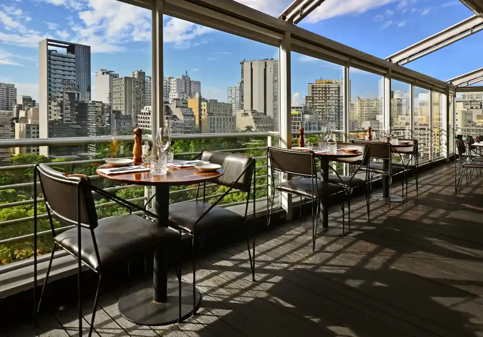 Esther Rooftop realiza jantar exclusivo em parceria com chefs para celebrar 6 anos