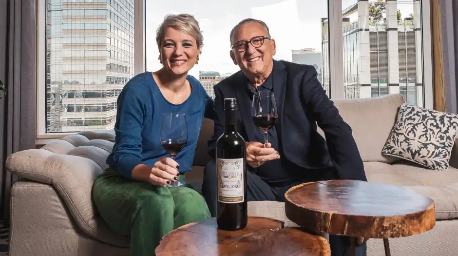 Galvão Bueno e Ambev lançam vinho que celebra irmandade entre Brasil e Argentina