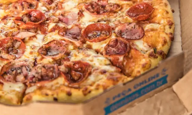 Pizzas da Domino’s estão com 50% de desconto até domingo