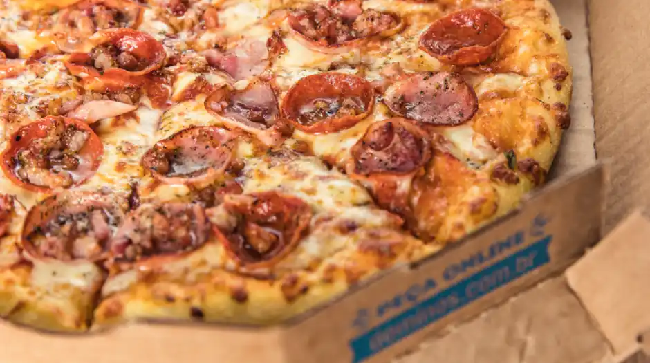 Pizzas da Domino’s estão com 50% de desconto até domingo