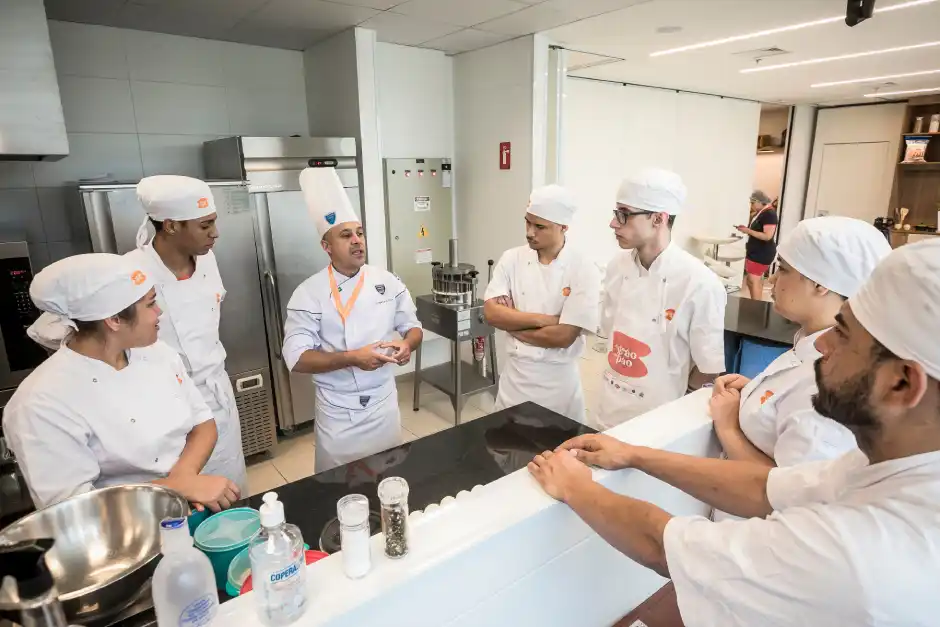 Projeto de qualificação para jovens "De Grão em Pão" formará primeira turma em São Paulo