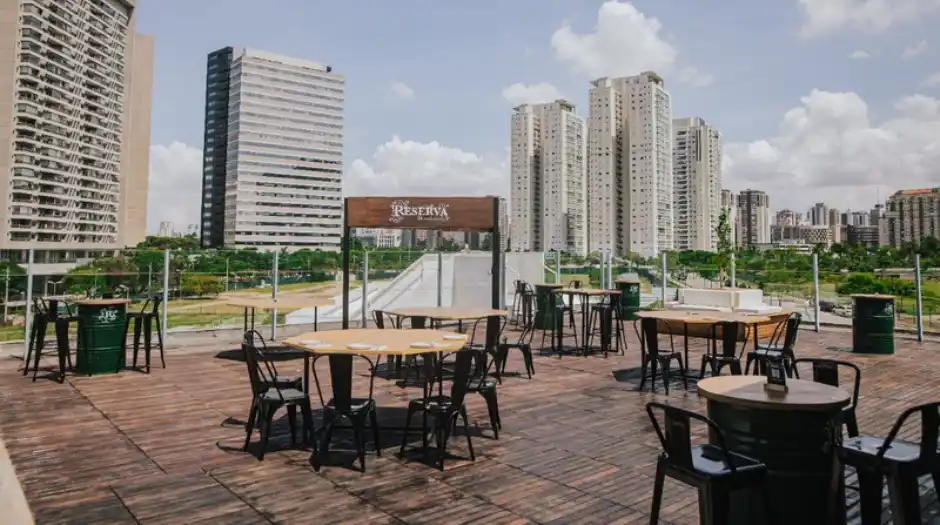Restaurante Reserva Rooftop abre no Jardim das Perdizes, em São Paulo, com novo conceito