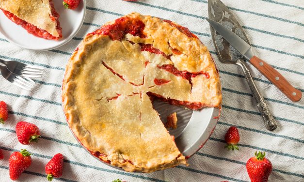 Deliciosa receita de torta de morango para o café da tarde