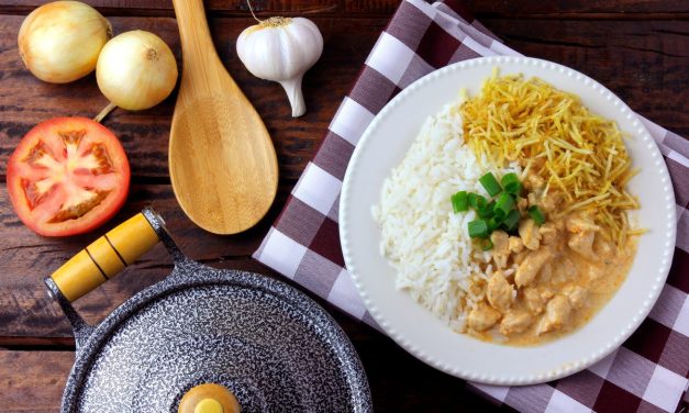 Strogonoff de Frango: Uma Receita Simples e Saborosa
