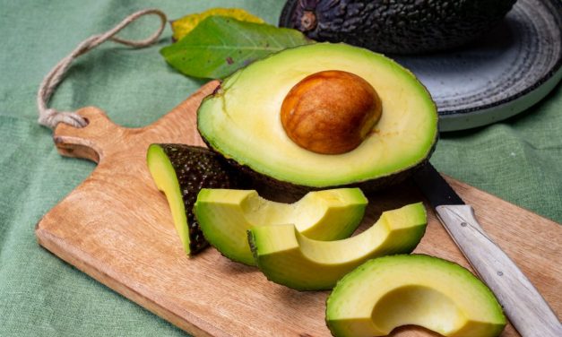 Os incríveis benefícios da fruta Abacate para a saúde