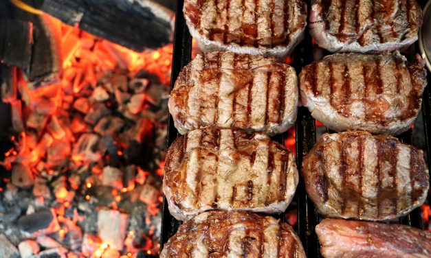 Delicioso Bife Ancho Grelhado: Uma Experiência de Sabor