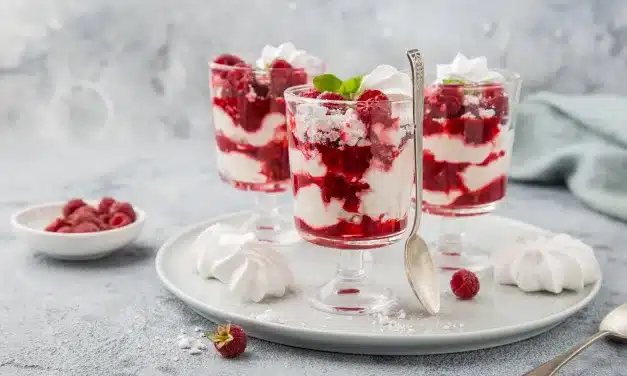 Delícia Britânica: Eton Mess, uma Bagunça de Sabores!