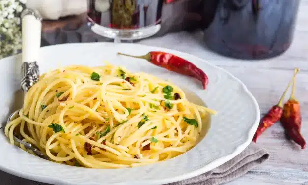 Macarrão ao Alho e Óleo: Delicioso e Prático