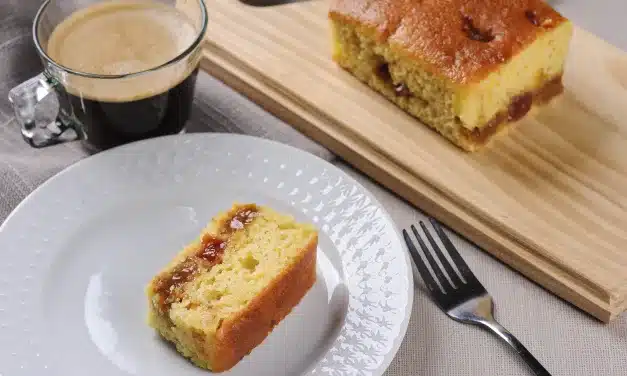 Bolo de Fubá com Goiabada e Erva-Doce: Uma Delícia Irresistível