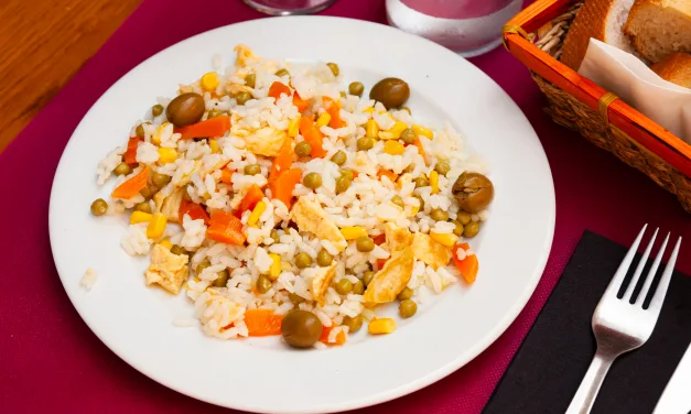 Arroz Colorido com Vegetais: Uma Receita Deliciosa e Saudável