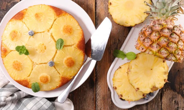 Torta de Abacaxi: Surpreenda Seus Convidados!