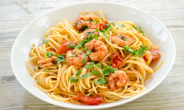 Macarrão ao Molho de Camarão: Receita Sofisticada e Saborosa!