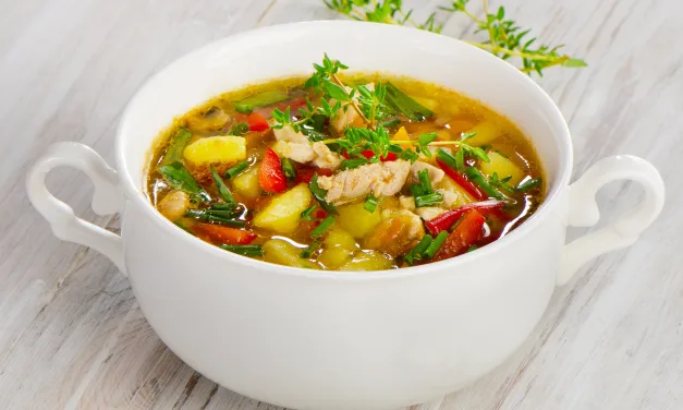Sopa de Frango com Legumes para Aquecer