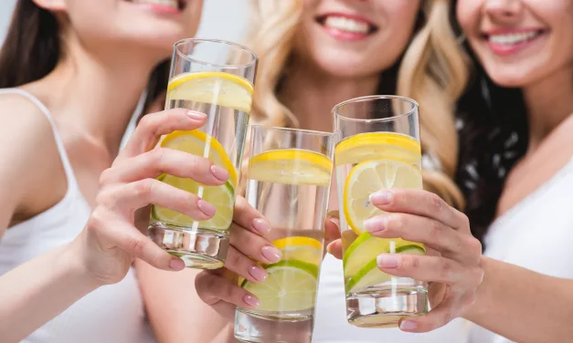 Água com Limão de Manhã: Rotina Saudável para sua Saúde