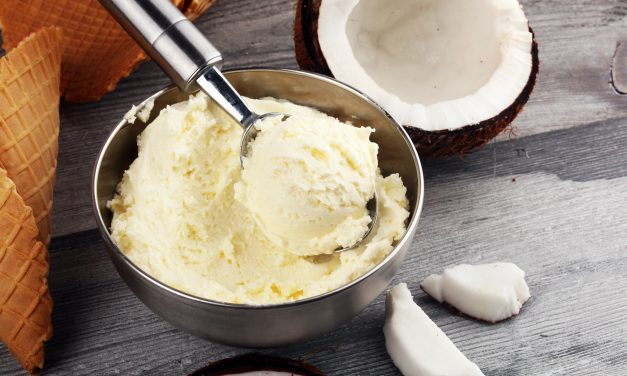 Sorvete Caseiro de Coco Simples e Cremoso!