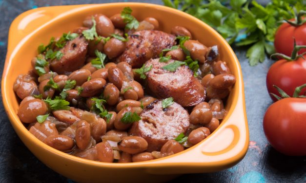 Feijão com Linguiça: Delícia para o Dia a Dia