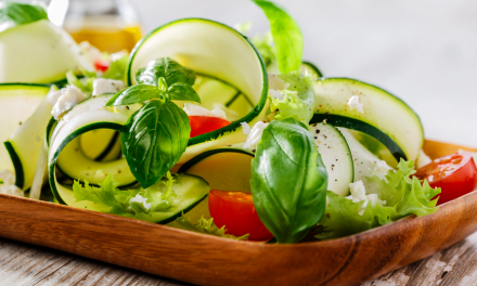 Salada de abobrinha refrescante e saudável