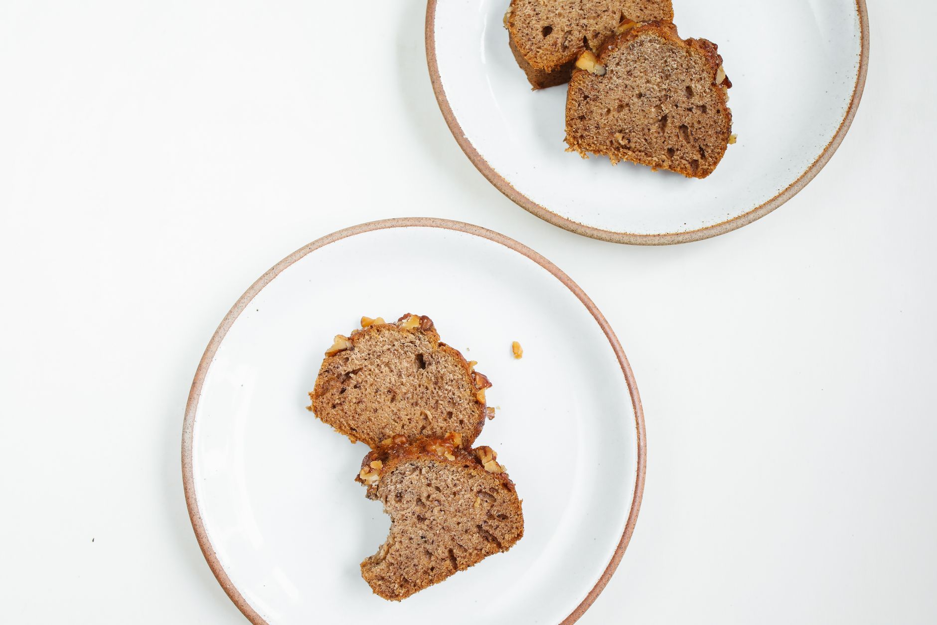 bolo-de-banana Fatia de bolo de banana com canela por cima