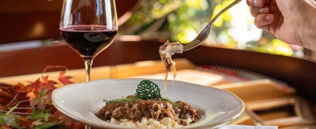 Risotto cremoso com paleta de cordeiro. Foto: Douglas Fagundes