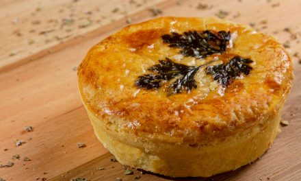 Empadão de Frango Cremoso: Massa que Não Quebra