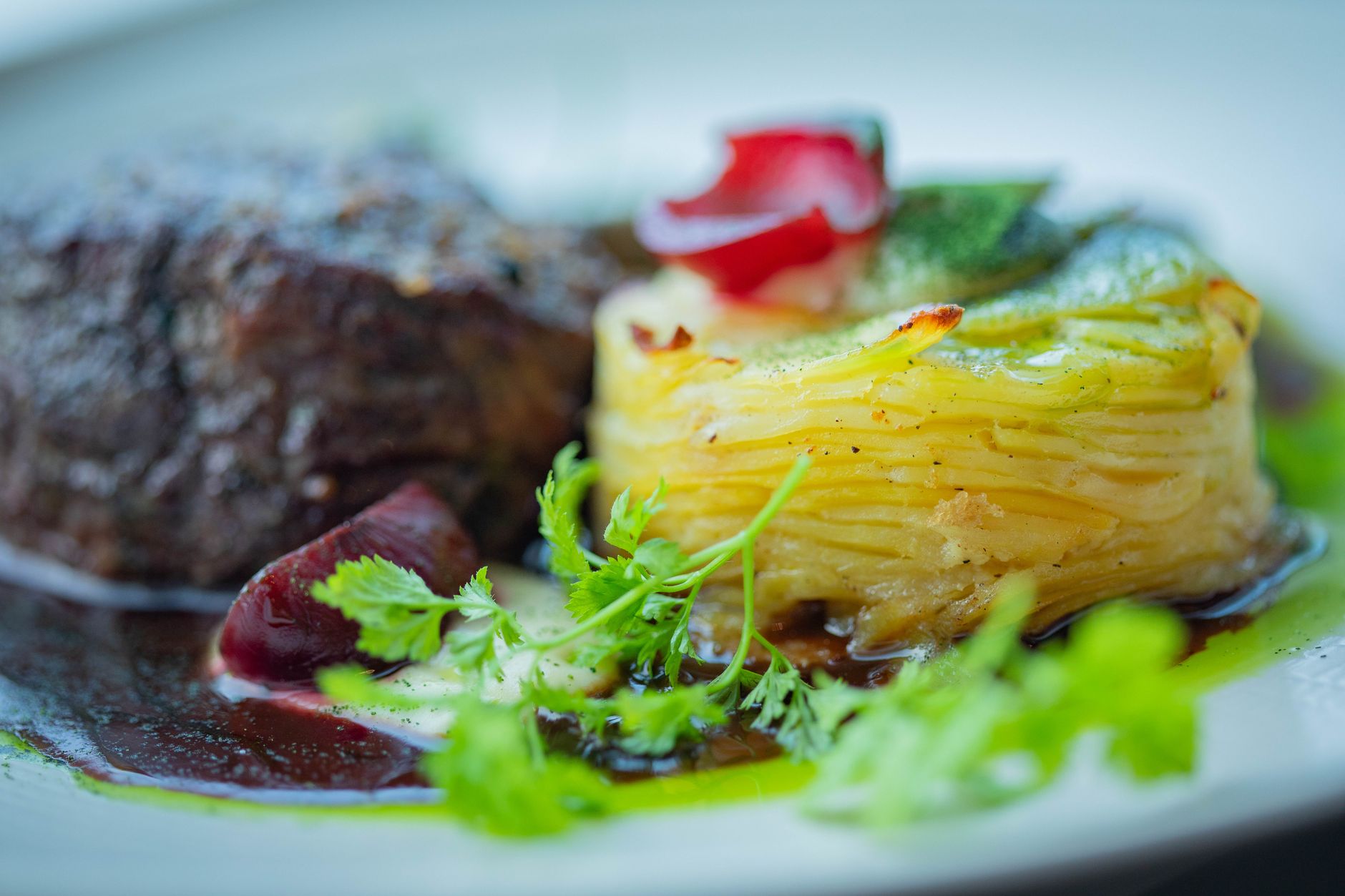 Escondidinho de carne seca gratinado em travessa