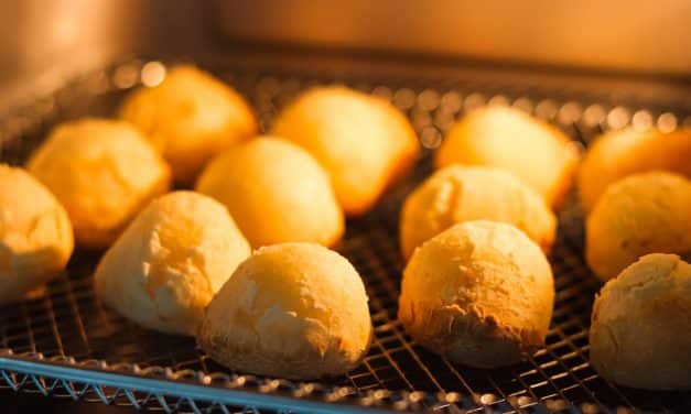 Pão de Queijo de Airfryer com 3 Ingredientes